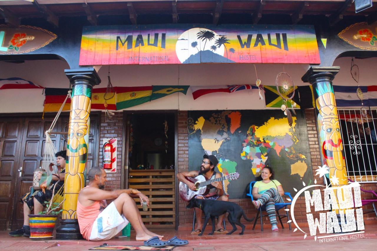 Maui Waui International Hostel Encarnación Exterior foto